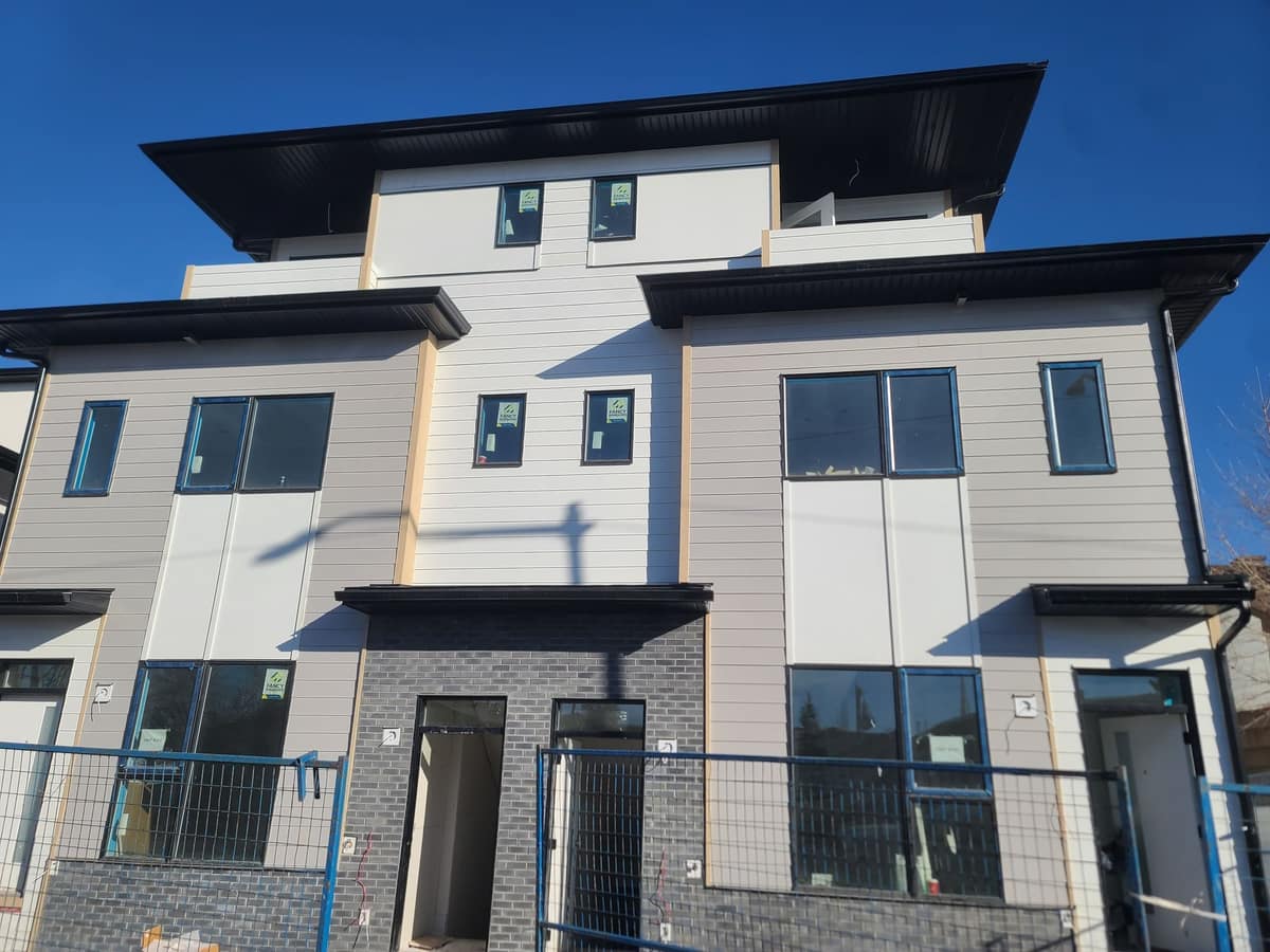Second-storey addition, Hillhurst